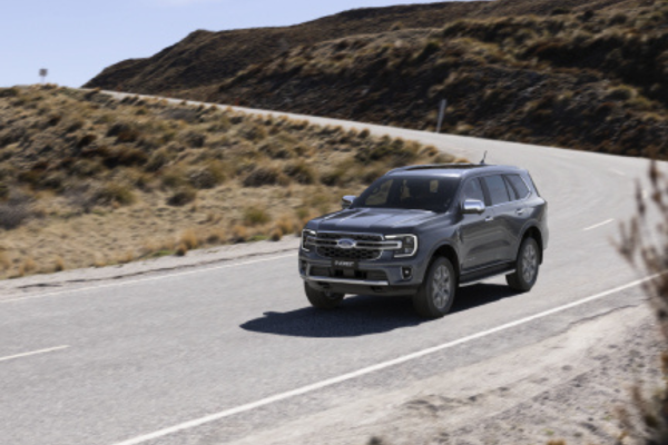 Hệ thống cảnh báo va chạm cao cấp