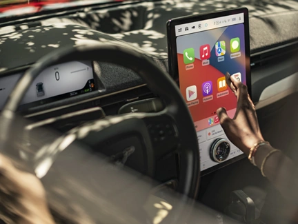 Màn Hình Giải Trí Lớn Ford Mustang Mach-E: Kết Nối Không Dây