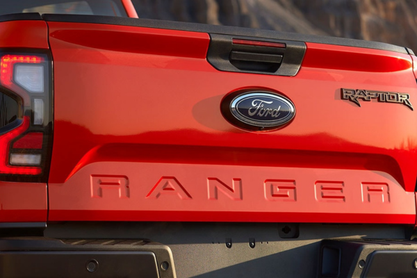 Đuôi Sau Xe Ford Ranger Raptor &ndash; Thiết Kế Mạnh Mẽ, Đậm Chất Off-Road